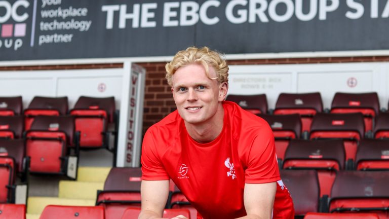 Defender Crompton joins